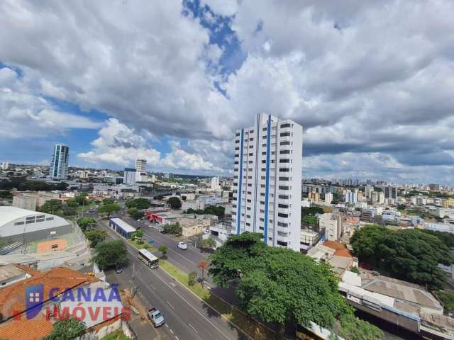 Apartamento com 4 quartos, 4 vagas de garagem, 280m² na  região central