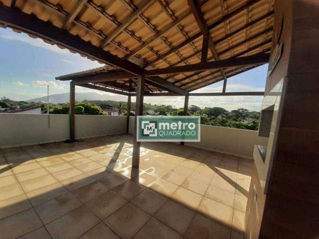 Apartamento com terraço / cobertura (2 andares) à venda no bairro Extensão Serramar/Rio das Ostras:   Apartamento com 57m², sala integrada com cozinha