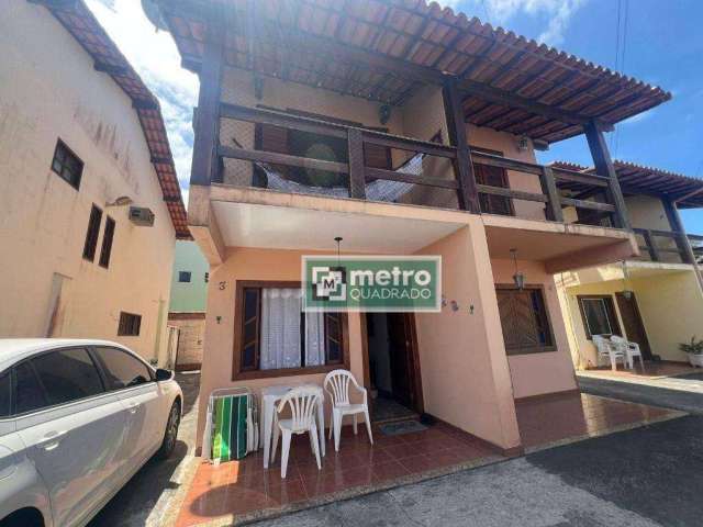 Linda Casa Duplex!! Composta por 2 quartos (sendo 2 suítes), banheiro, sala, cozinha com armário na pia, armário nos banheiros, área de serviço; sala,