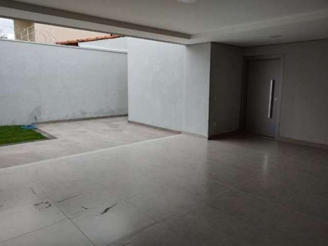 Casa com 4 quartos à venda na Cidade Jardim, Uberlândia  por R$ 950.000