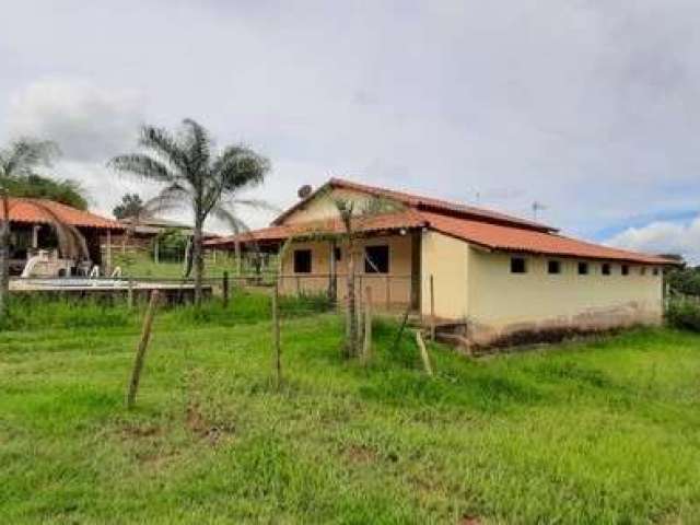 Chácara / sítio com 3 quartos à venda no Chácaras Eldorado, Uberlândia  por R$ 760.000