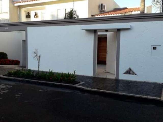 Casa com 3 quartos à venda no Jardim Colina, Uberlândia  por R$ 980.000