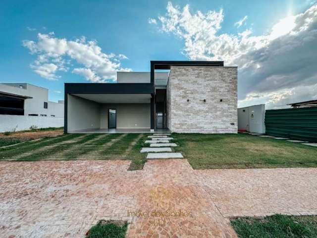 Casa em Condomínio de Luxo na Morada da Colina, Uberlândia-MG: 3 quartos, 1 suíte, 1 sala e 4 vagas de garagem!