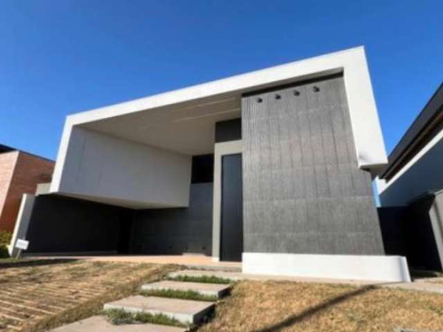 Casa Condomínio Arts à venda em Uberlândia-MG: 3 quartos, 3 suítes, 5 vagas de garagem, 252m²!