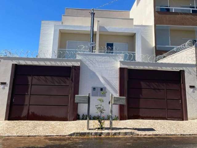 Casa à venda em Uberlândia-MG, bairro Granada: 3 quartos, 1 suíte, 2 salas, 2 banheiros, 2 vagas, 115m²!