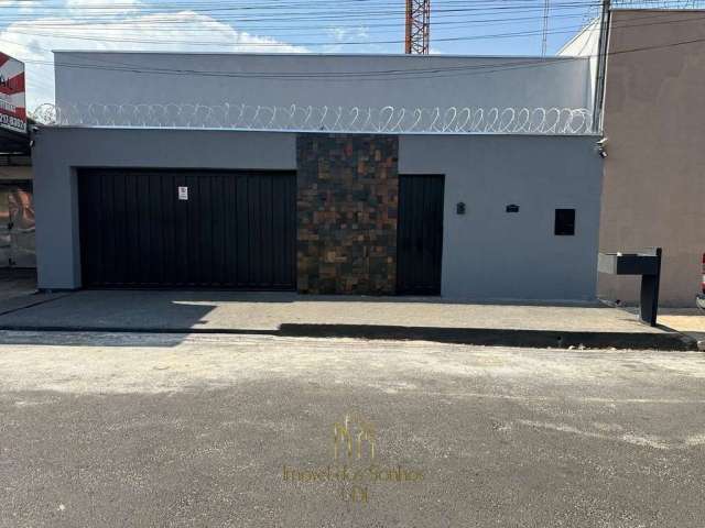 Imperdível casa à venda em Uberlândia-MG, 3 quartos, 1 suíte, 3 banheiros, 4 vagas de garagem, 170m², Cidade Jardim.