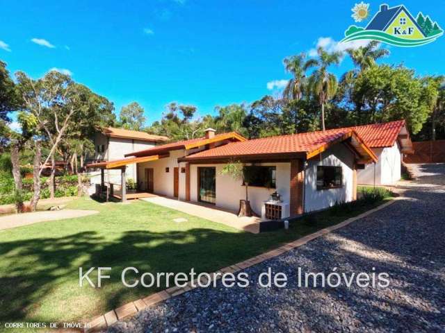 Casa em Condomínio para Venda em Ibiúna, Centro, 3 dormitórios, 1 suíte, 4 banheiros, 10 vagas