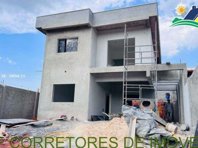 Casa para Venda em Ibiúna, Centro, 3 dormitórios, 1 suíte, 3 banheiros, 3 vagas