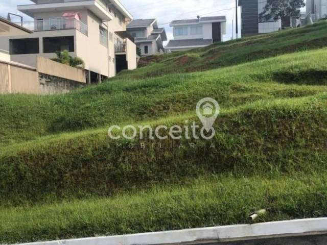 Terreno 350m2 em Condomínio Fechado