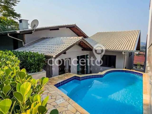 Casa 3 Dormitórios e Piscina