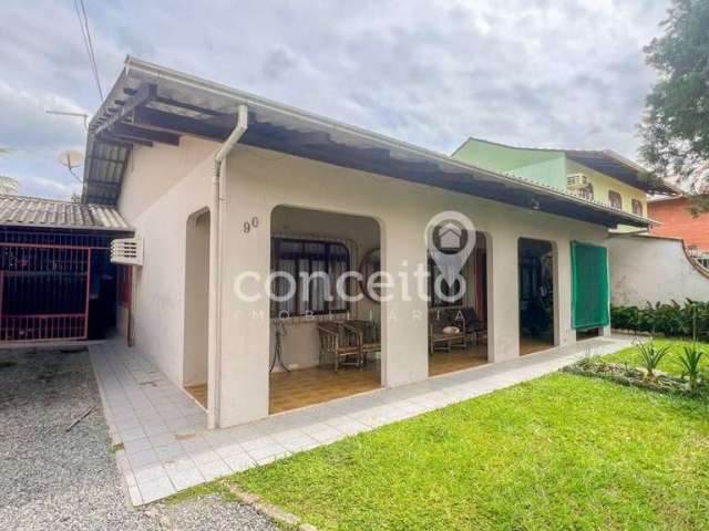 Casa padrão com 3 dormitórios na Itoupava Central!