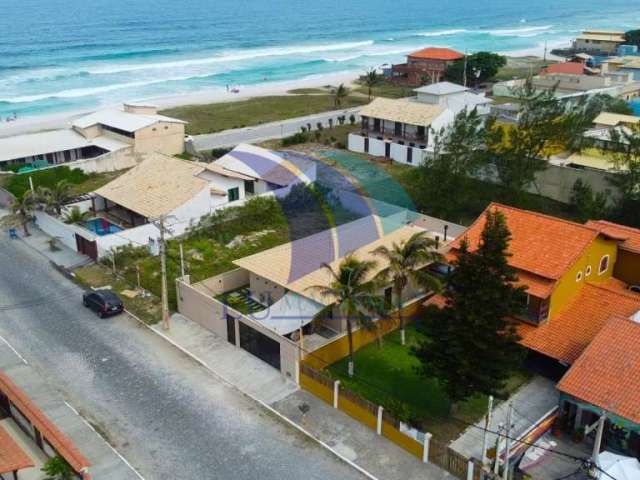 COD 1154 Casa Linear com Três Suítes pé na areia na Praia do Foguete, Cabo Frio