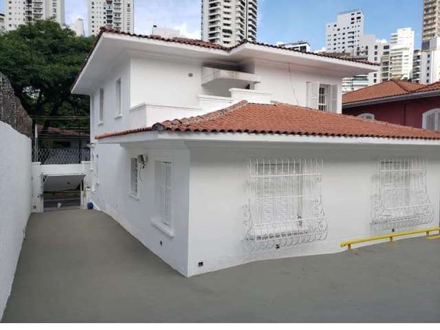 Casa Comercial em Pacaembu Para Venda com Renda - 450m²