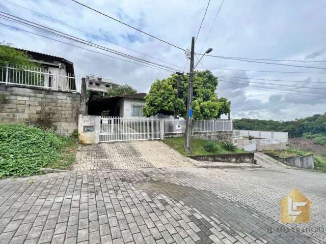 Casa com 3 Quartos no bairro João Costa, Joinville/SC