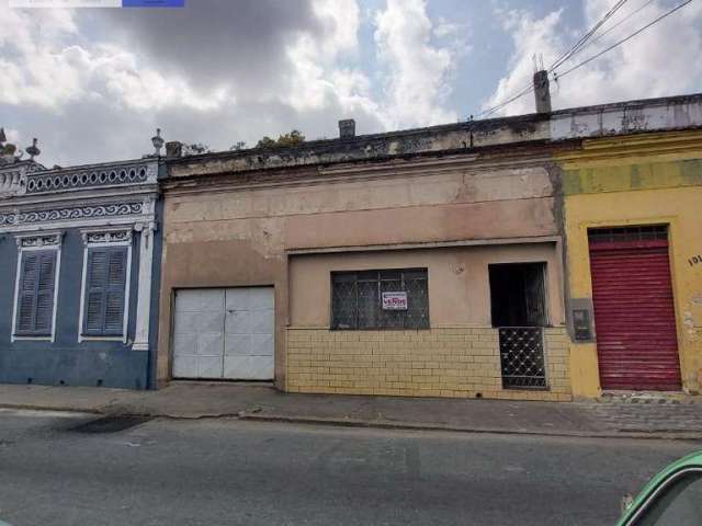 Casa para Venda em Cachoeira Paulista, Centro, 4 dormitórios, 2 banheiros, 2 vagas