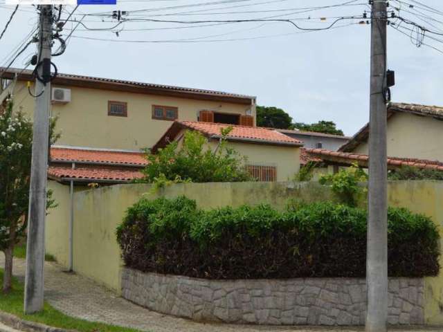 Sobrado para Venda em Cachoeira Paulista, Parque Primavera, 3 dormitórios, 1 suíte, 2 banheiros, 2 vagas