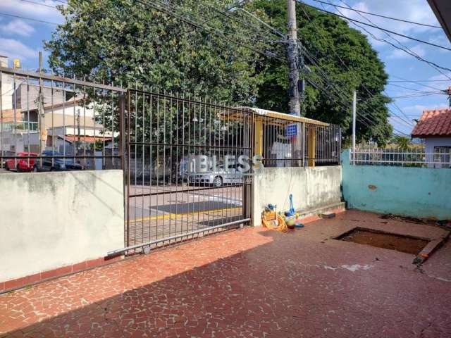 Casa térrea  à venda ótima   localização  com  AC;  145m², AT;  250 m² 2 quartos e 4 vagas; CA03181