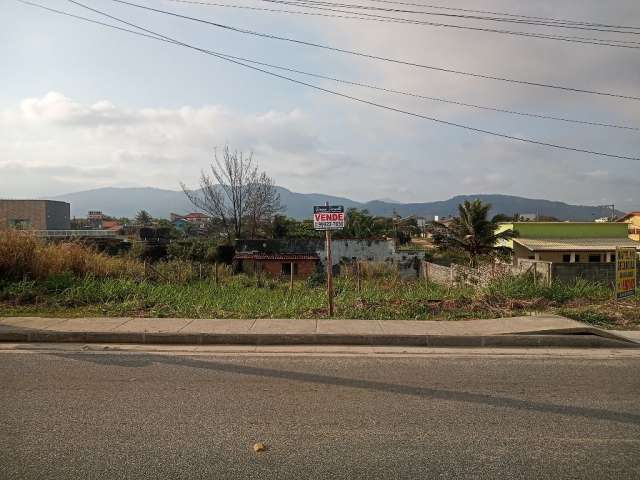 Terreno  em frente a praia de Jaconé