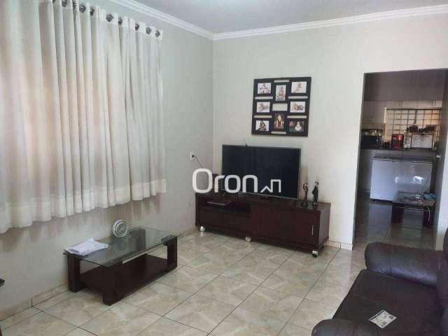 Casa com 4 dormitórios à venda, 270 m² por R$ 420.000,00 - Jardim Clarissa - Goiânia/GO