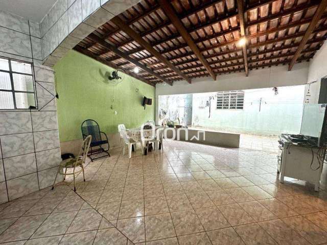 Casa com 3 dormitórios à venda, 170 m² por R$ 790.000,00 - Parque das Flores - Goiânia/GO