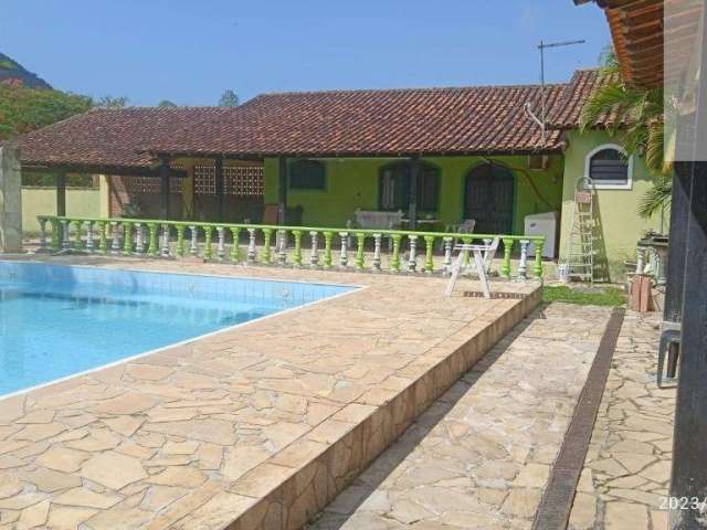 Ocean vende:  Itaocaia Valley, Só a vista, casa 2suítes +anexo(suíte),  sala, piscina, churrasqueira