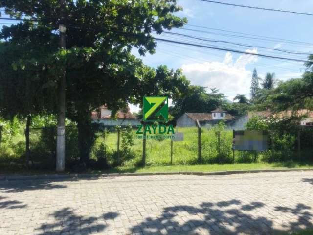 Terreno comercial em frente à Rodovia Amaral Peixoto, no Centro de Barra de São João/RJ.