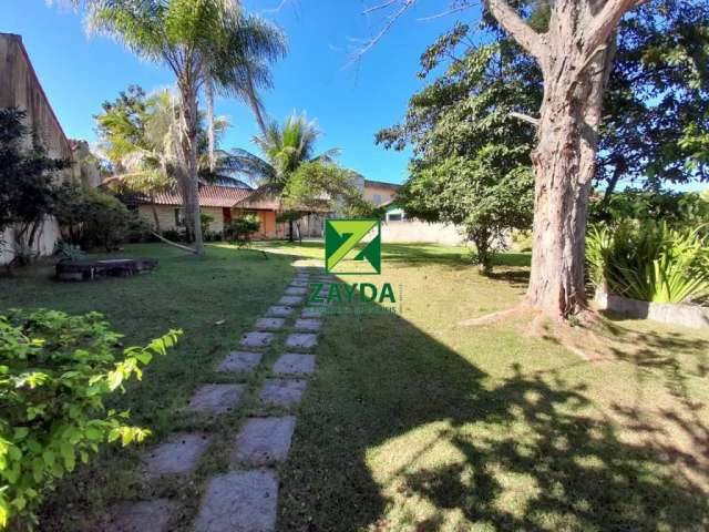 Casa linear com 02 quartos, em amplo terreno de 600 m², no bairro Peixe Dourado II, em Barra de São João.