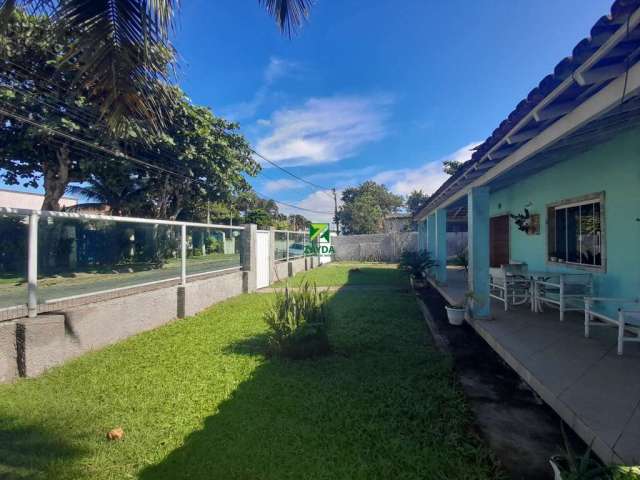 Casa linear totalmente independente com 03 quartos, no Centro em Barra de São João