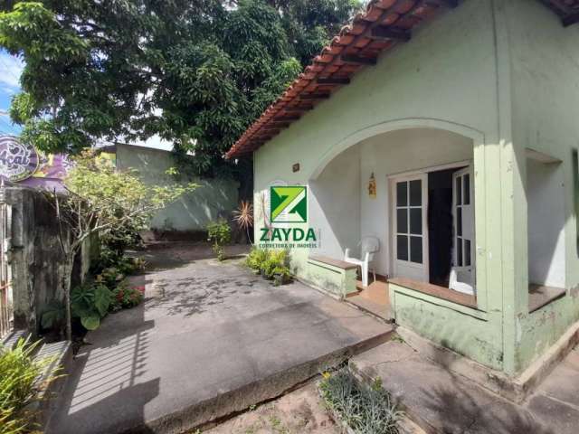 Excelente casa linear com 03 quartos e quintal amplo, no Centro de Barra de São João.