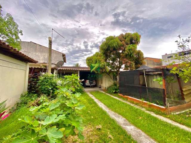 Casa térrea com quintal, no bairro Cidade Praiana, em Rio das Ostras.