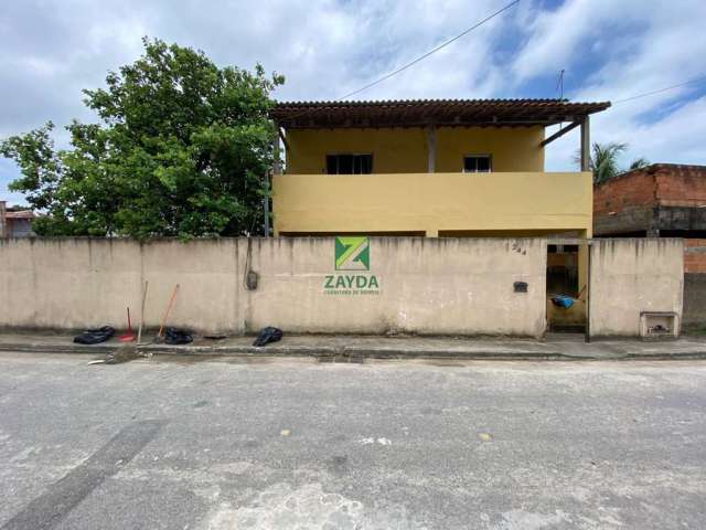 Casa duplex de 3 quartos no bairro Recanto, Rio das Ostras-RJ! 220m²(total), quintal, próxima à rodovia, praia e comércio.