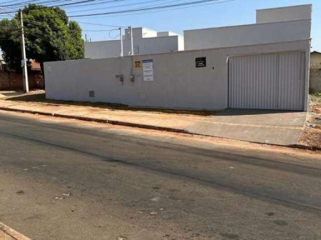 Vende-se casa de 3 quartos, 1 suíte, 2 banheiros 