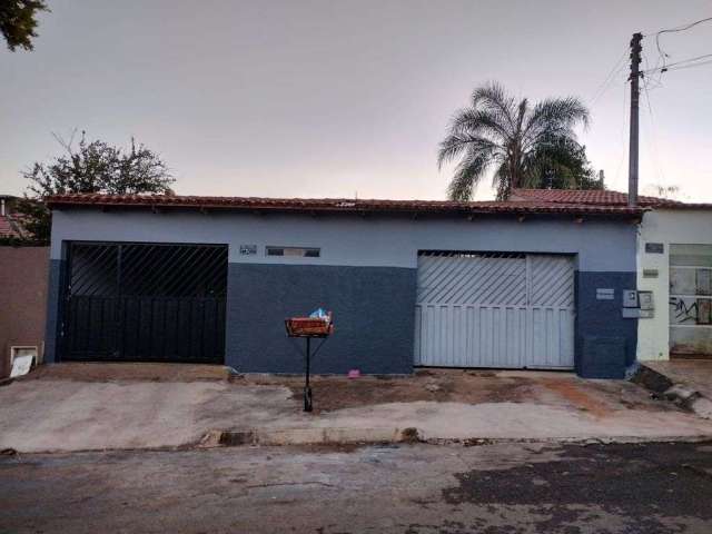 2 casas no lote Setor Solar Ville - Goiania