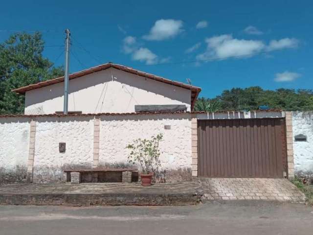 Casa com 4 quartos sendo 2 suítes em Pirenópolis