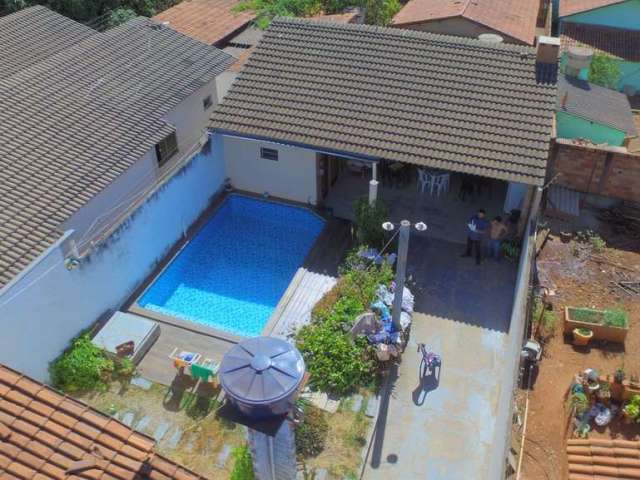 Casa com 3 quartos e piscina a venda no jardim imperial