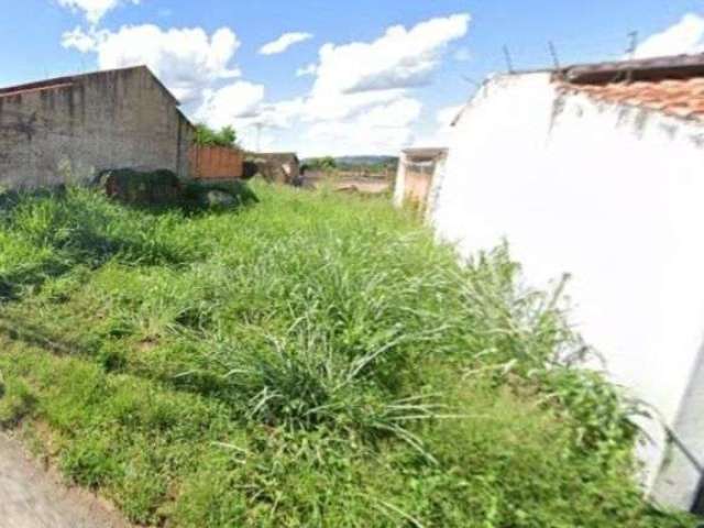 Terreno/Lote à Venda com 450 m²