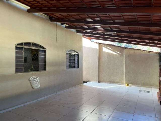 Casa à Venda com 3 quartos, 117 m²