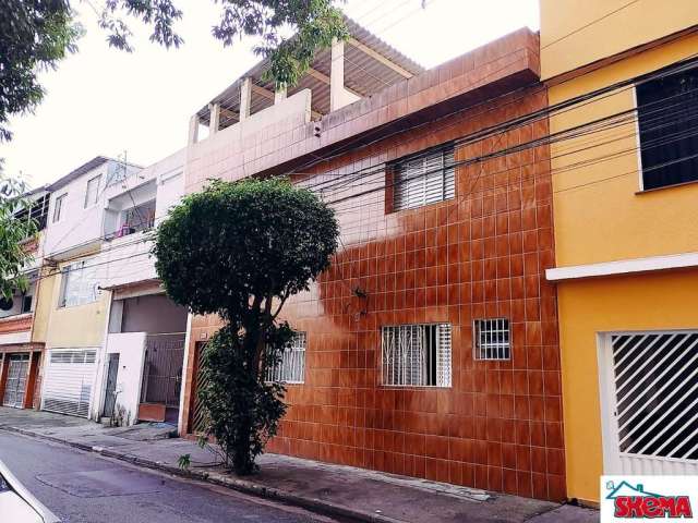 Imperdível oportunidade: Casa à venda em São Caetano do Sul-SP, no bairro Nova Gerty, com 3 quartos, 2 suítes, 2 salas, 4 banheiros e 130m² de área!