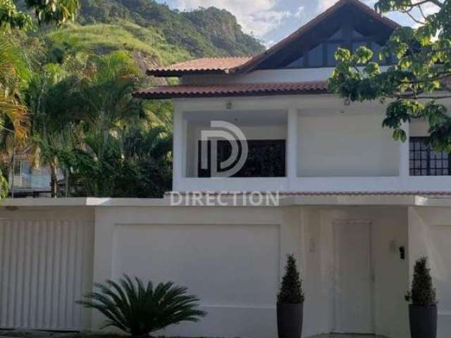 Casa em condomínio fechado com 5 quartos à venda na Estrada Vereador Alceu de Carvalho, Vargem Grande, Rio de Janeiro, 550 m2 por R$ 2.700.000