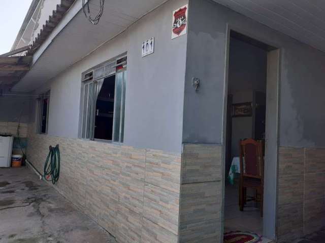 Casa com 2 quartos à venda na Rua Francisco Barbiot, 101, Maracanã, Colombo, 60 m2 por R$ 257.900