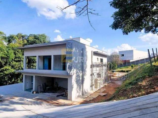 Casa de alto padrão a venda com 3 suítes, piscina e vista; no Condomínio estância Marambaia em Vinhedo São Paulo.