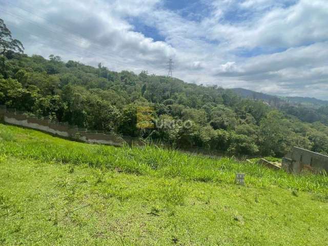 Terreno em frente ao clube no Campo de Toscana