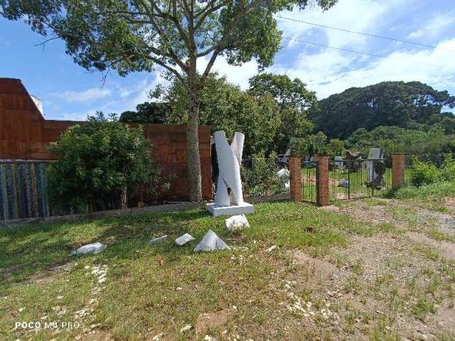 Terreno de esquina, campo magro, com área de 2.064,00 m²