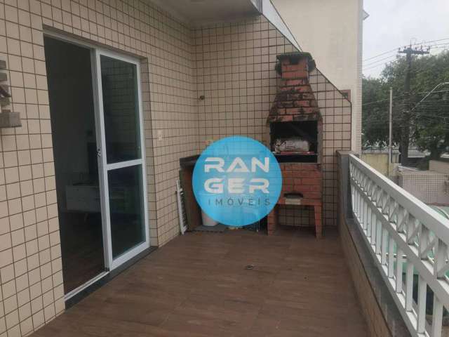 Casa com 3 dormitórios à venda no Macuco em Santos.