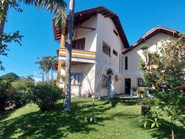 Casa para Venda em Florianópolis, Capoeiras, 5 dormitórios, 2 suítes, 3 banheiros, 2 vagas