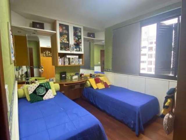 Apartamento para Venda em Florianópolis, Centro, 4 dormitórios, 1 suíte, 2 banheiros, 2 vagas