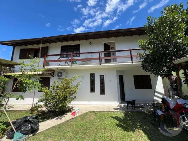 Casa para Venda em Florianópolis, Campeche, 4 dormitórios, 2 banheiros, 4 vagas