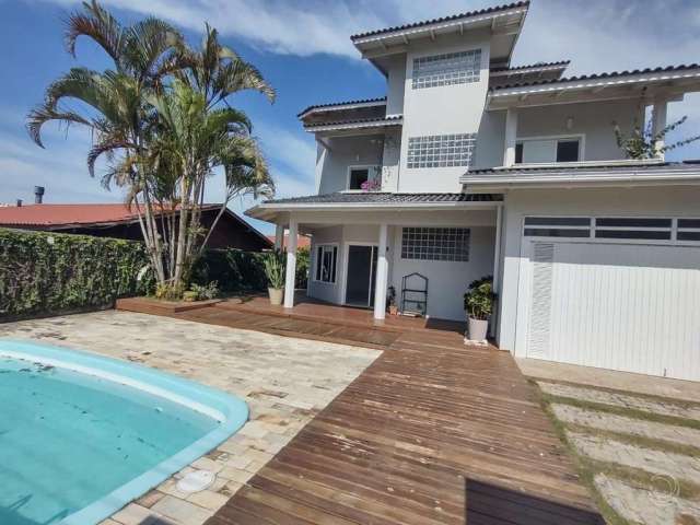 Casa para Venda em Florianópolis, Daniela, 3 dormitórios, 1 suíte, 3 banheiros, 3 vagas