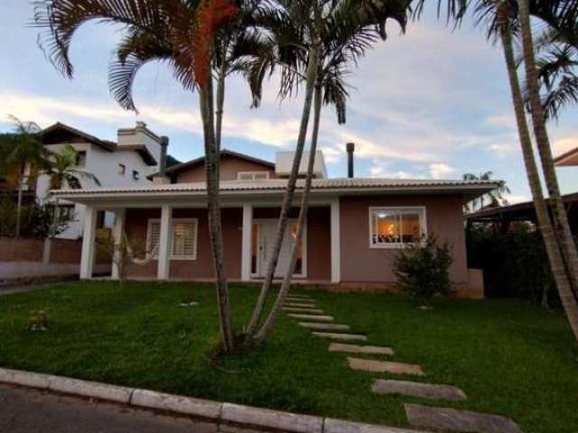 Casa para Venda em Florianópolis, Sambaqui, 5 dormitórios, 3 suítes, 5 banheiros, 4 vagas