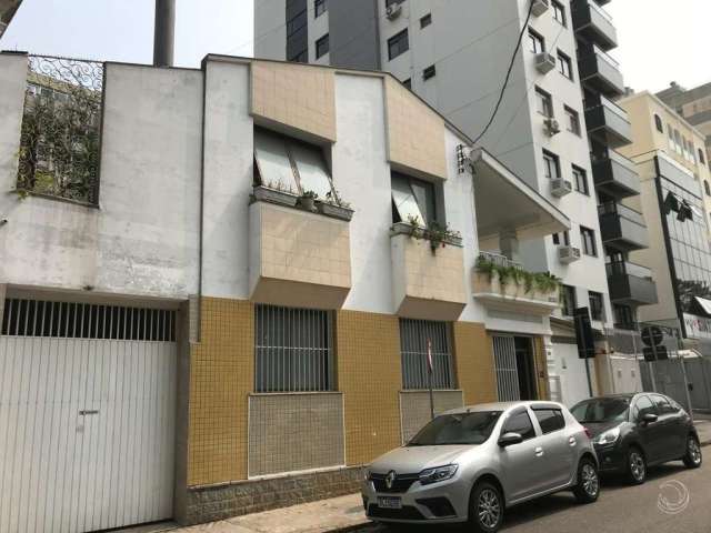 Casa para Venda em Florianópolis, Centro, 6 dormitórios, 1 suíte, 3 banheiros, 4 vagas